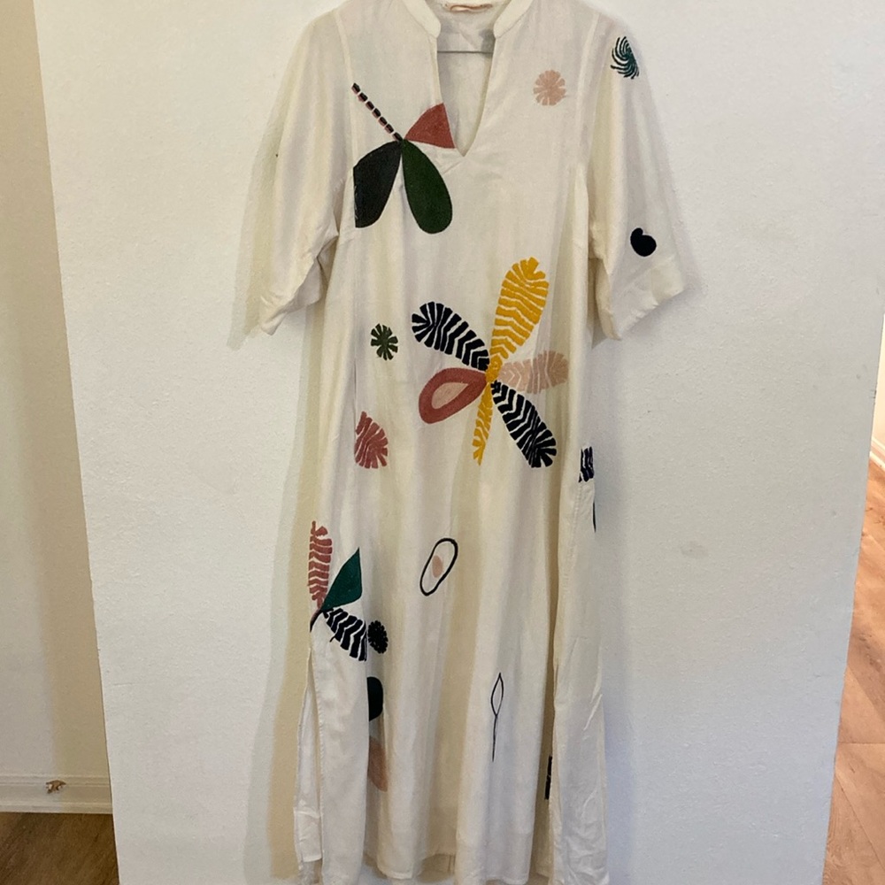 Tory Burch Cream Caftan with V-neck and Short Sleeves